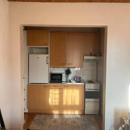 Cozy Close To Centre